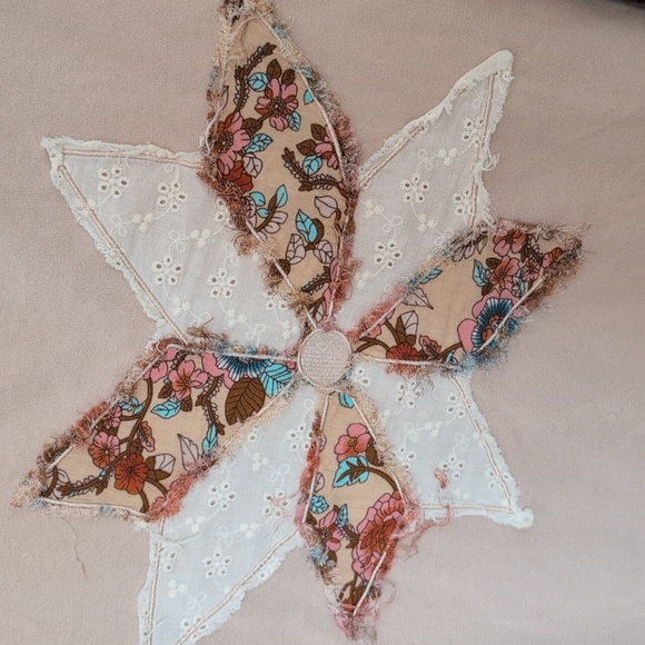 Easel Los Angeles Cottage Core Quilt Boho Top - Size Medium - Picture 8 of 9